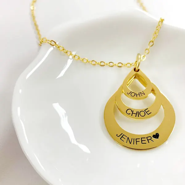 Personalized Family Name Necklace with 3 Engraved Teardrop Rings for Mom