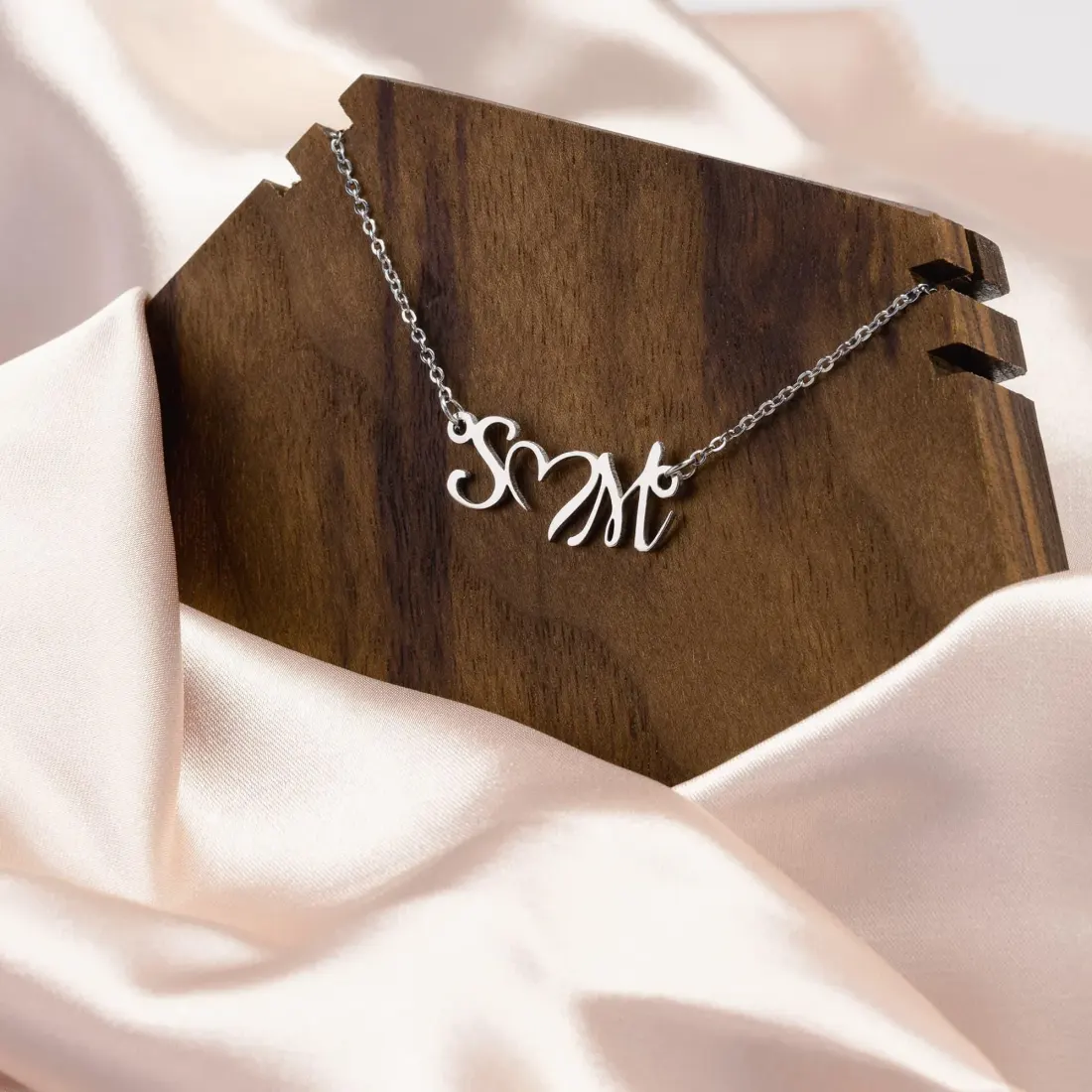 Custom Double Initial Heart Necklace: 18k Gold Personalized Name Jewelry — photo 5