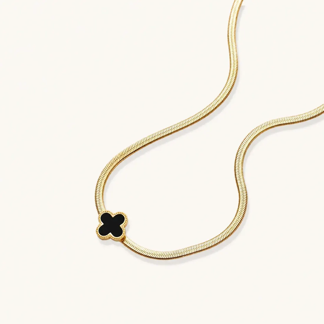 Lucky Clover Necklace: 18K Gold Gift for Her — photo 2