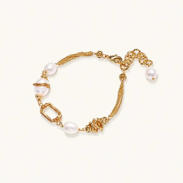 Golden Pearl Chain Bracelet for Her: Unique Gift
