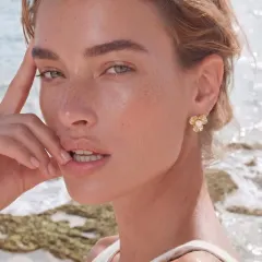 Bloom Pearl Studs: Unique Gift for Her thumbnail 3