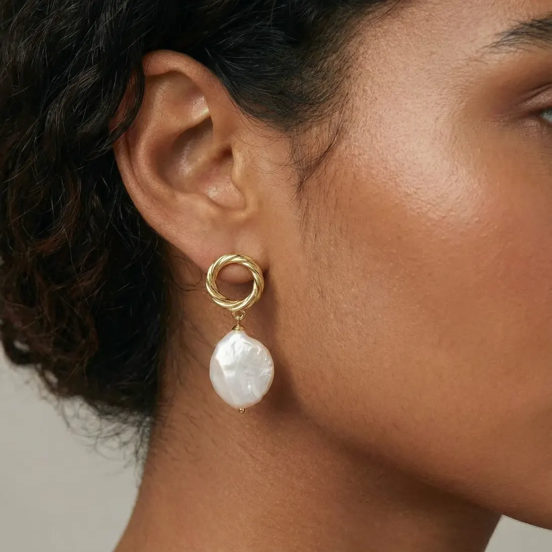 Pearl Glow Drop Earrings: 18K Gold Vermeil Gift — photo 5