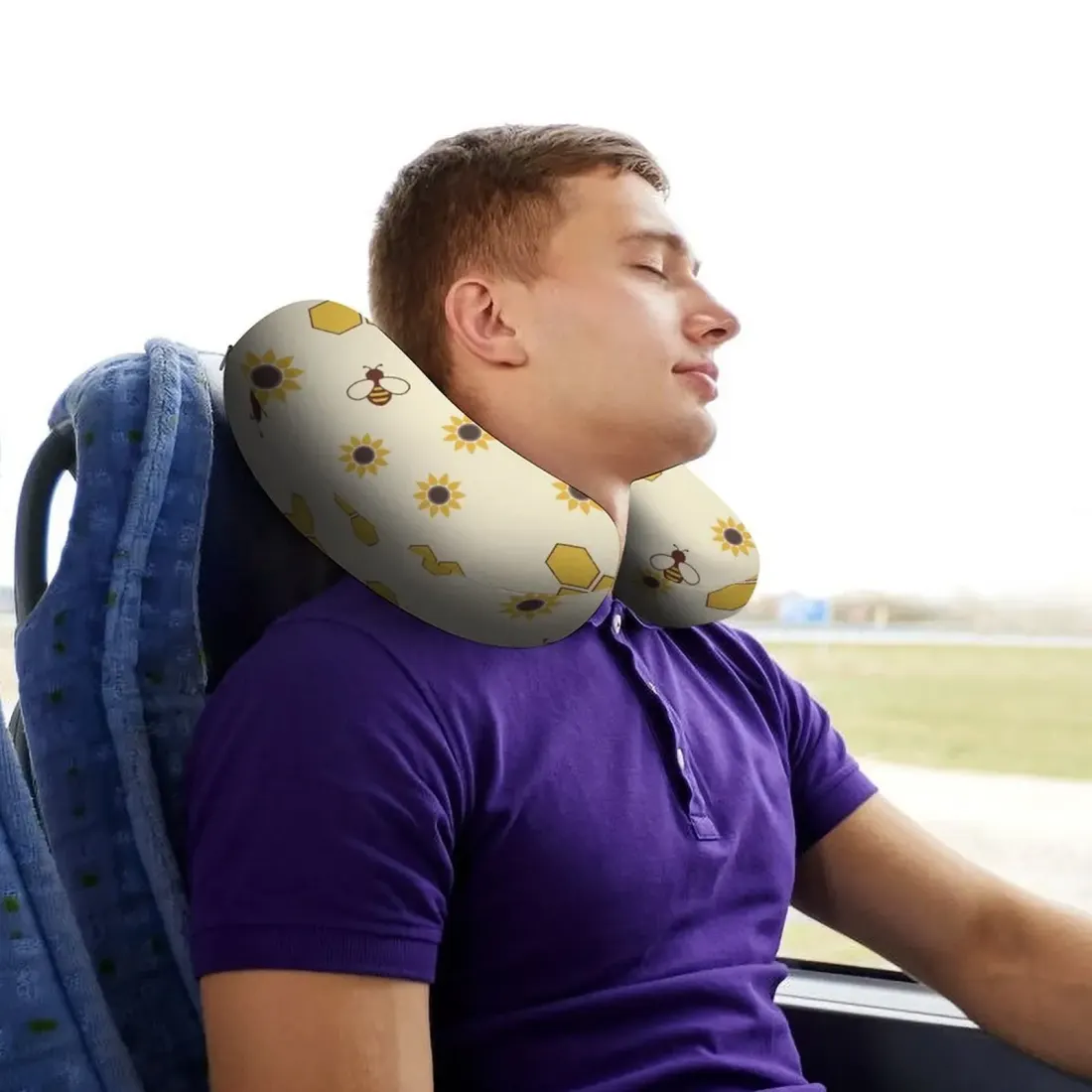 U-Shaped Travel Neck Pillow — photo 2