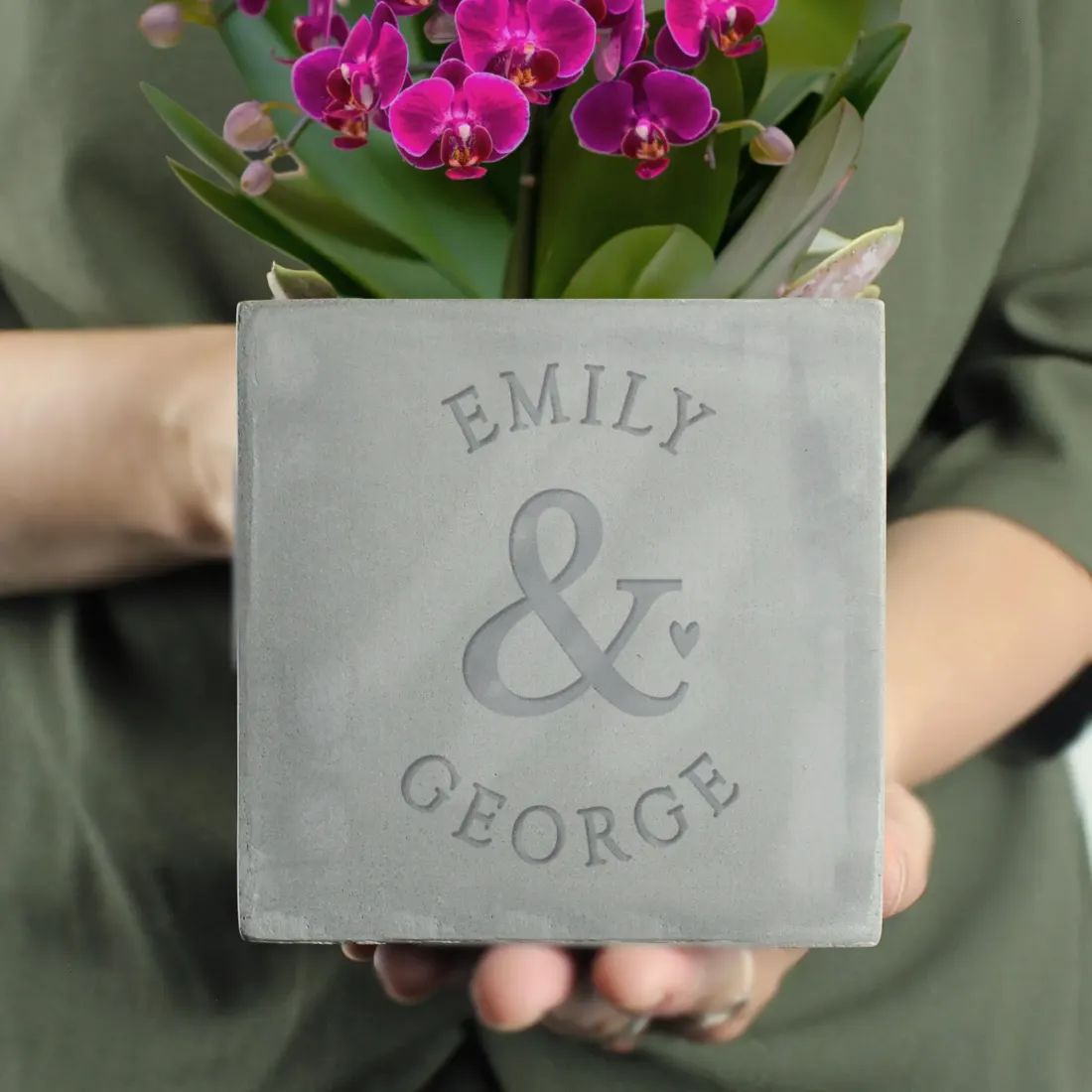 Custom Couples Plant Pot, Engraved Concrete Cactus Planter, Personalised Wedding Anniversary Gift — photo 4